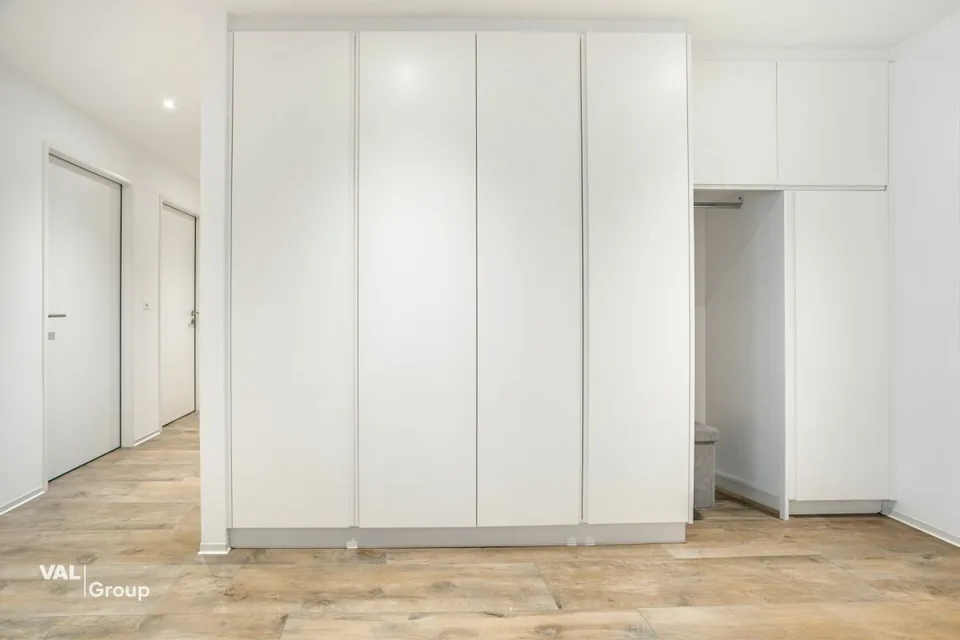 Neuwertige, helle Wohnung mit grosszügiger privater Grünfläche – Foto 10 von 18