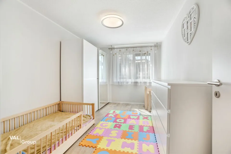 Neuwertige, helle Wohnung mit grosszügiger privater Grünfläche – Foto 7 von 18
