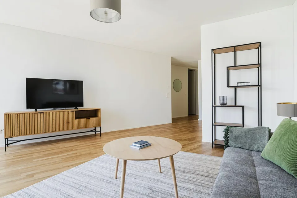 Aerata Wiedikon 4,5 locali, cantina, W/T, 10 minuti al mercato, by Blueground – foto 3 di 28
