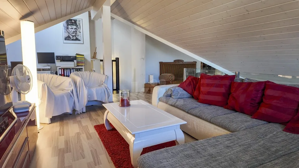 Superbe duplex sous les toits avec balcon – photo 9 sur 13