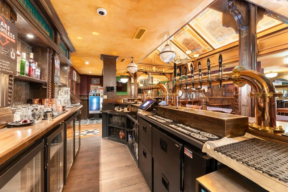 Irish Pub for rent in Basel at best location – photo 4 of 8