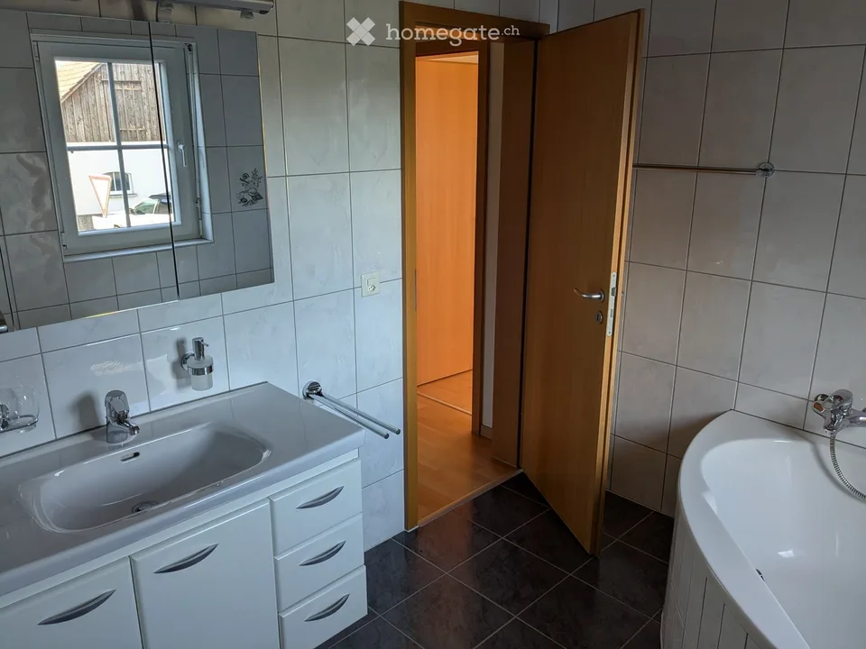 Appartement confortable et entretenu de 3,5 pièces (optionnel 4,5) – photo 7 sur 8