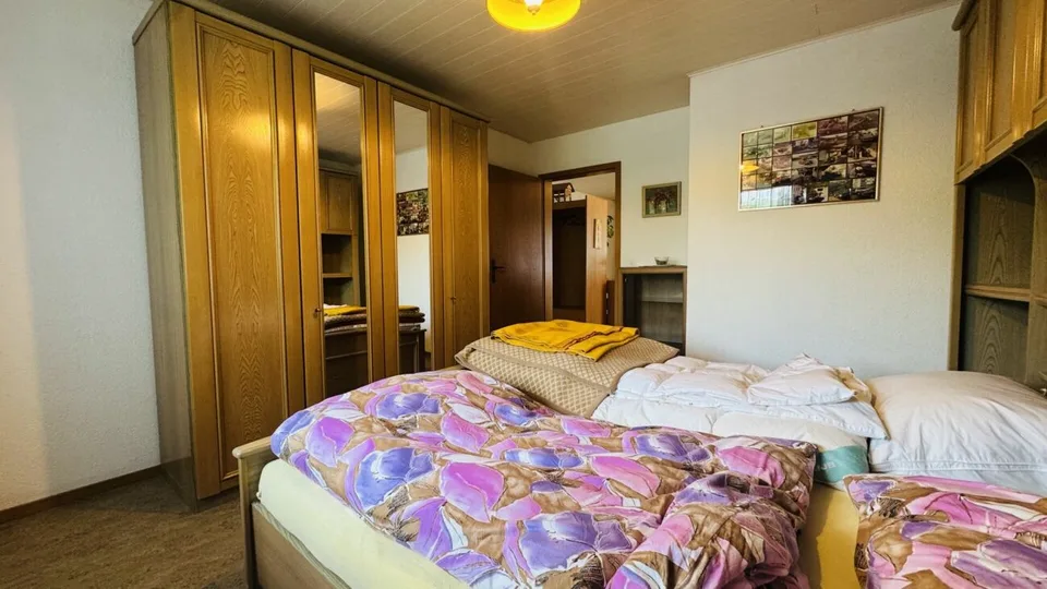 Casa unifamiliare di 5 locali con garage, cortile, balcone, giardino e bella vista – foto 14 di 28