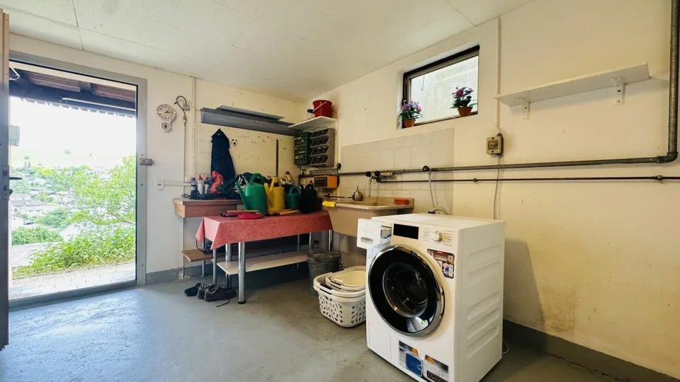 Casa unifamiliare di 5 locali con garage, cortile, balcone, giardino e bella vista – foto 27 di 28