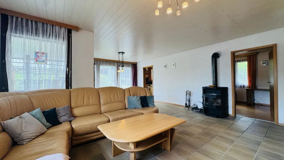 Casa unifamiliare di 5 locali con garage, cortile, balcone, giardino e bella vista – foto 8 di 28