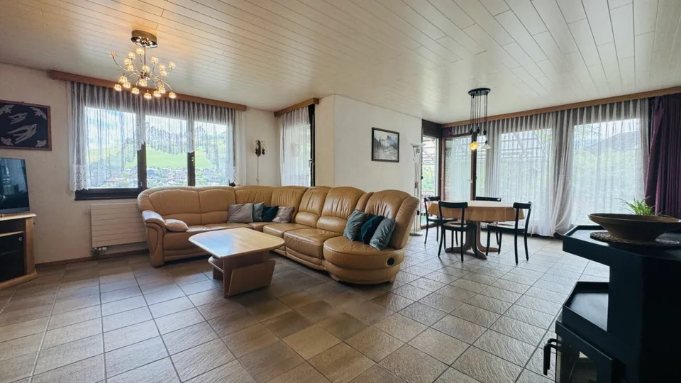 Casa unifamiliare di 5 locali con garage, cortile, balcone, giardino e bella vista – foto 7 di 28