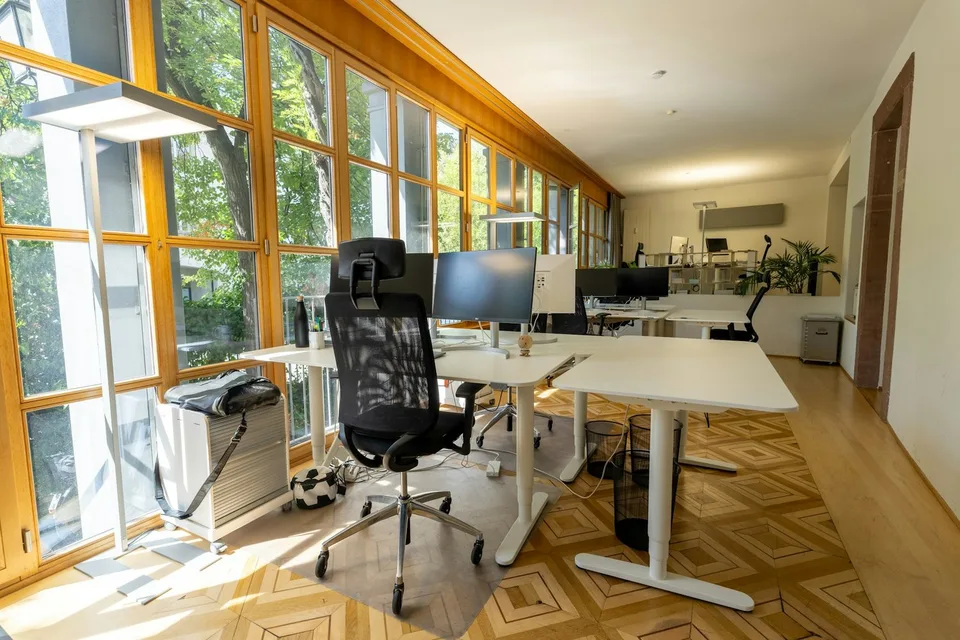 Espace de bureau historique de 195m2 au cœur de Bâle – photo 2 sur 11