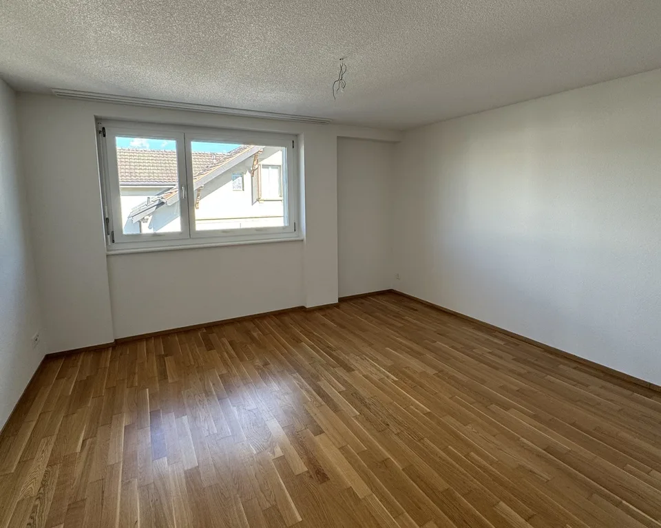 Ampio appartamento di 4.5 locali con balcone a Langenthal – foto 4 di 11