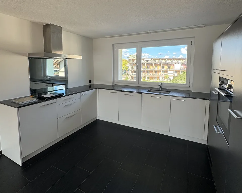 Ampio appartamento di 4.5 locali con balcone a Langenthal – foto 2 di 11