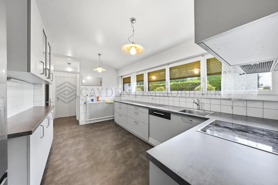 Villa plain-pied avec beau jardin – Foto 8 von 12