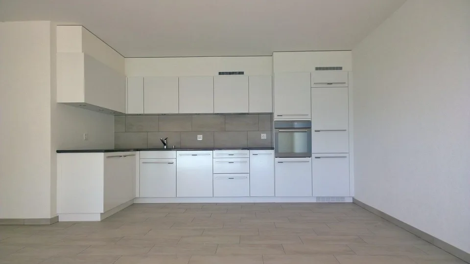 Bell'appartamento di 4,5 locali con ampio balcone, al 2° piano