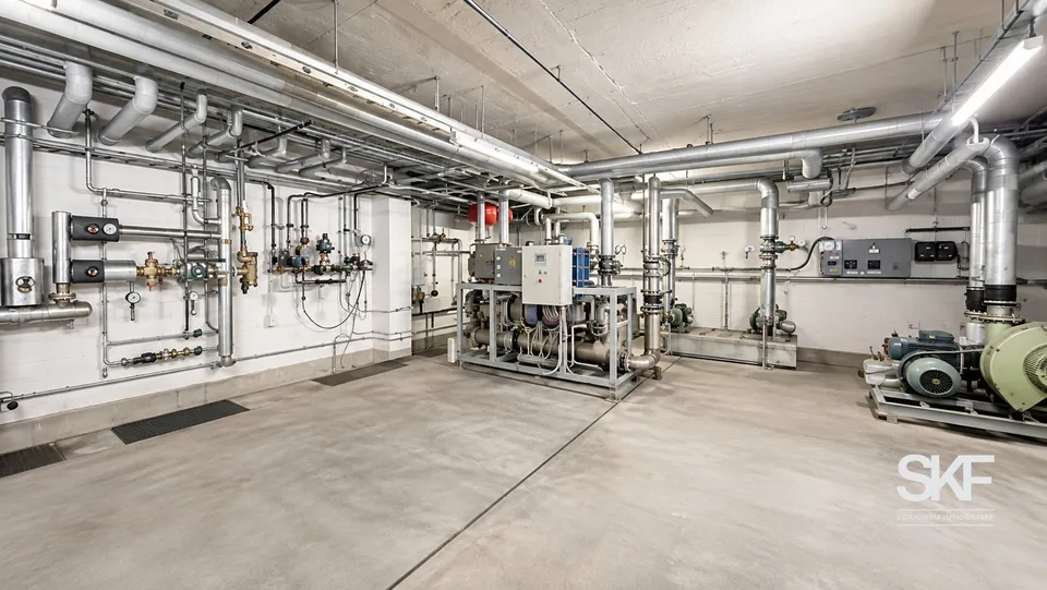 Verkauf eines großen Gewerbe-/Industriegebäudes/Lagers – Foto 6 von 12
