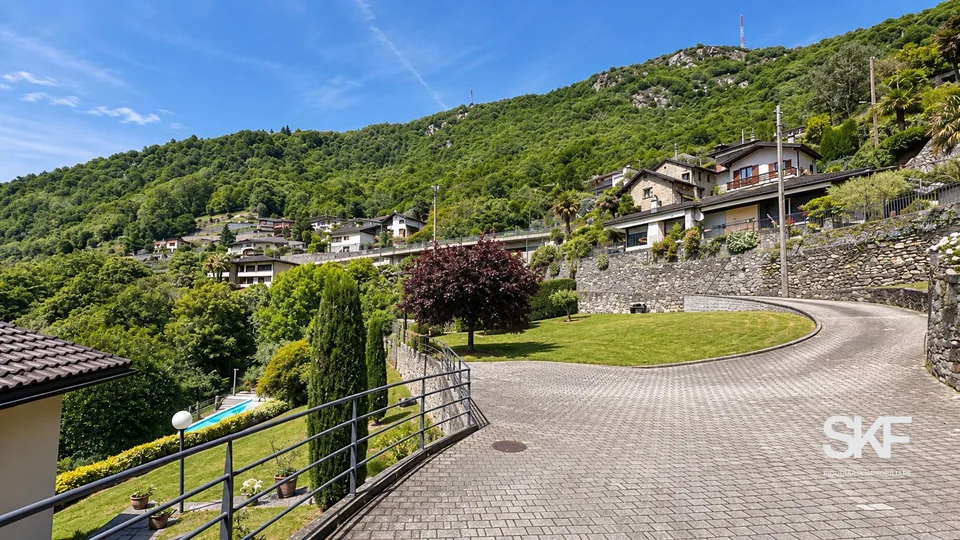 ROVEREDO - PRÄCHTIGES BAUGRUNDSTÜCK IN CARASOLE – Foto 2 von 4