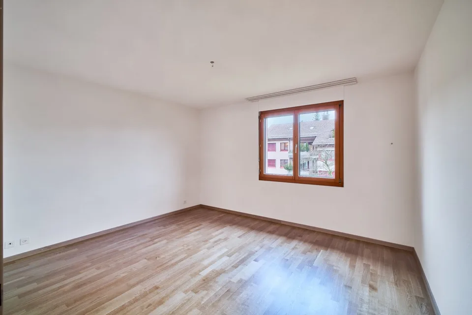 Sunny 3.5-room apartment in Forch