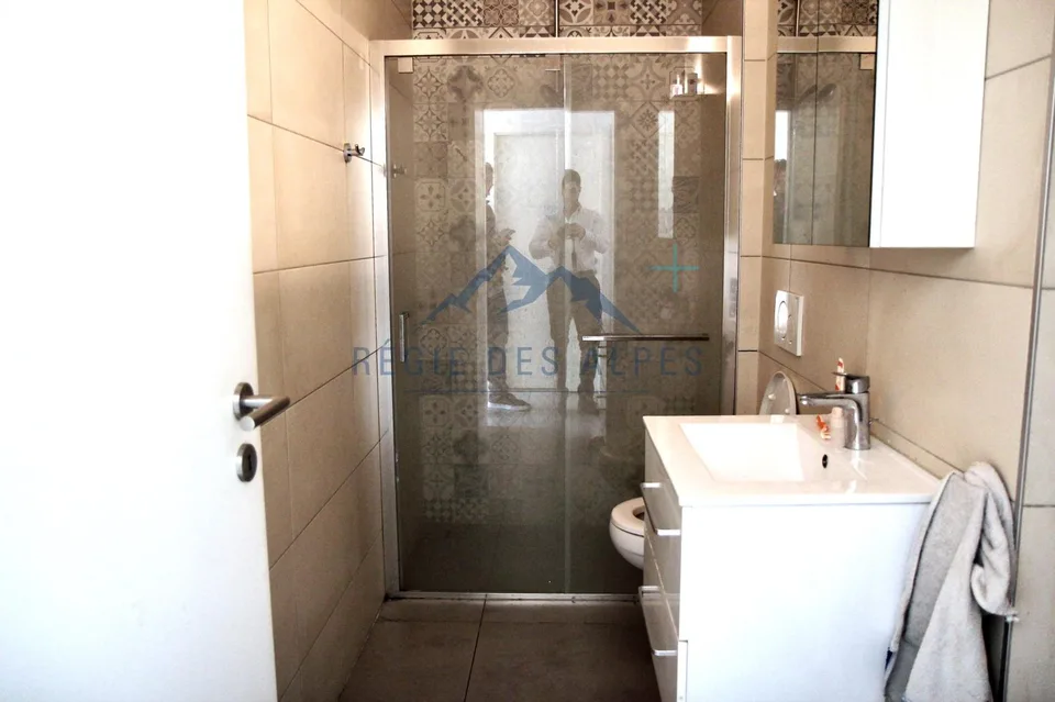 Wohnung am Flussufer: Moderne und Idylle in der Nähe der Natur (Lot 8) – Foto 7 von 9