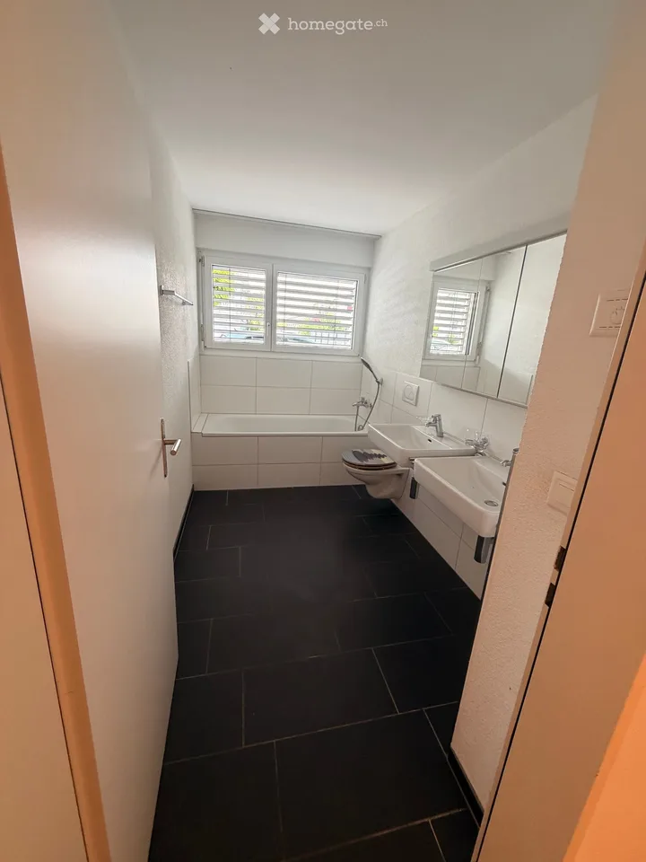 3.5-room apartment in Neunkirch – with seating area, 2 parking spaces & private laundry room
