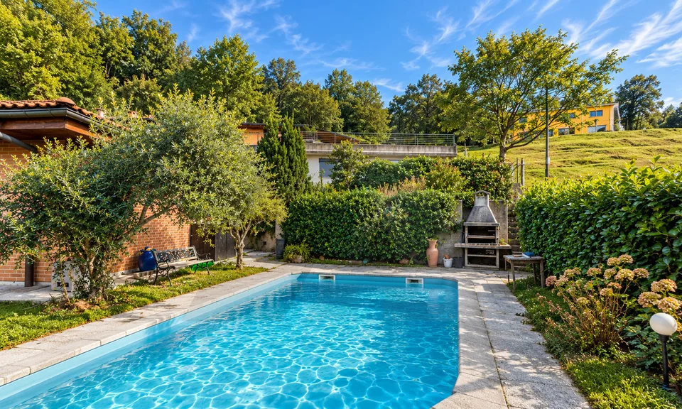 SPAZIOSA VILLA UNIFAMILIARE CON PISCINA – Foto 5 von 12