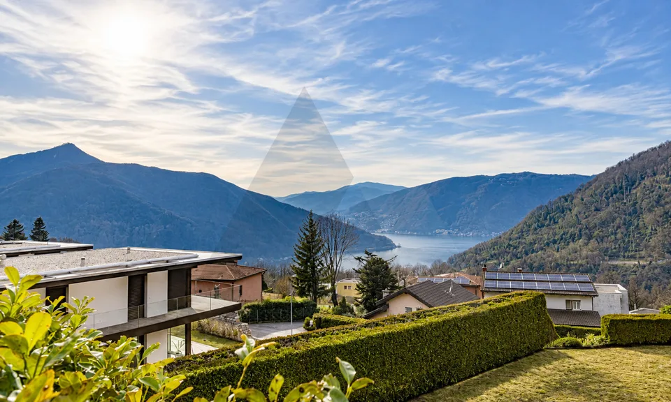SPAZIOSA VILLA UNIFAMILIARE CON PISCINA – Foto 4 von 12