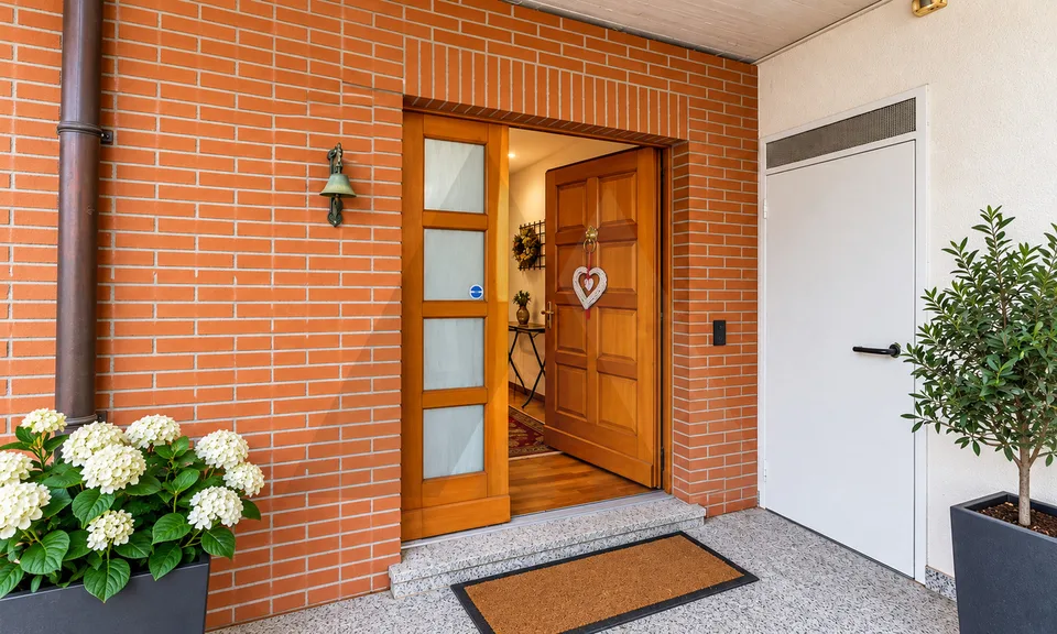 SPAZIOSA VILLA UNIFAMILIARE CON PISCINA – Foto 7 von 12