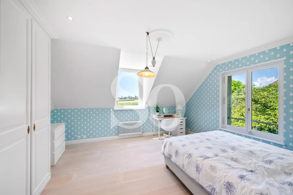Esclusività: Elegante villa familiare su un grande terreno a pochi passi dal lago – foto 8 di 12