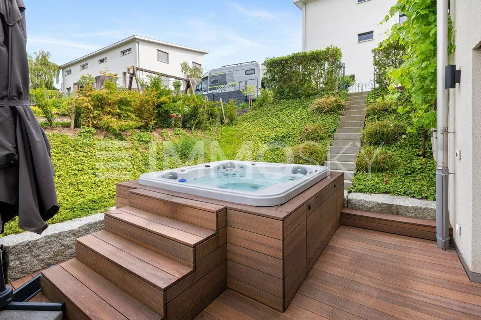 Modern Space Wonder with Garden – photo 6 of 7
