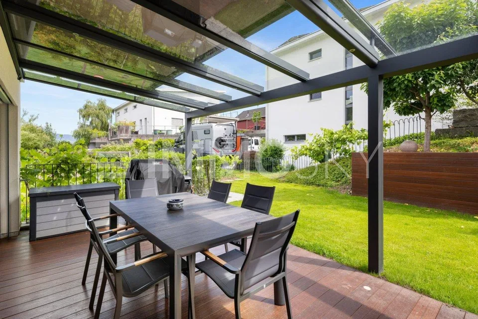 Modern Space Wonder with Garden – photo 2 of 7