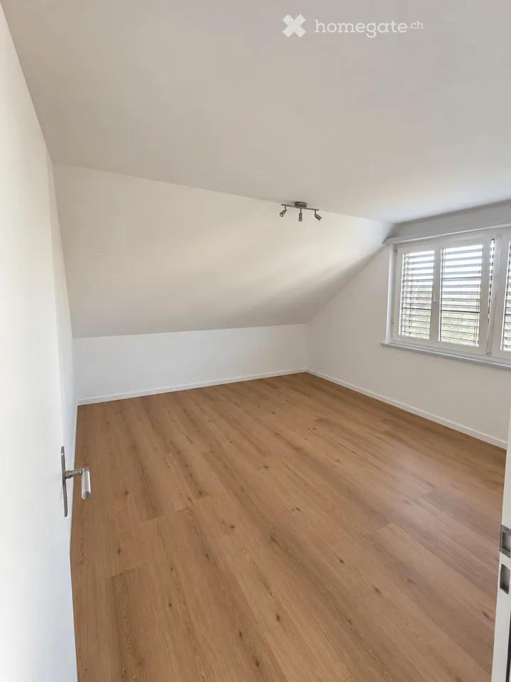 Appartement maisonnette de 5,5 pièces lumineux dans le centre d'Elgg