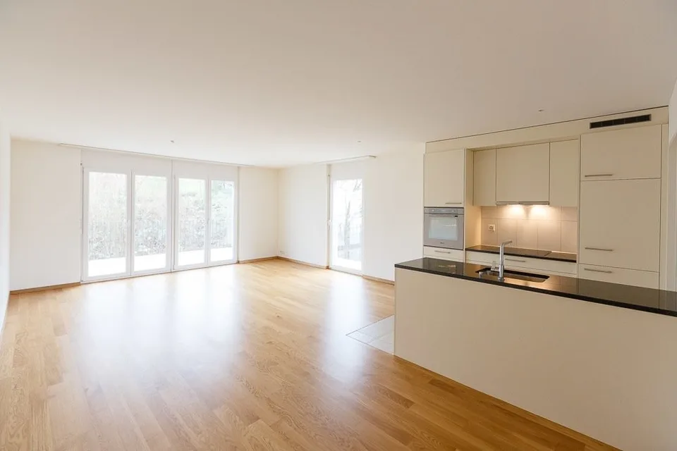 Appartement en attique bien situé avec sa propre tour de lavage – photo 4 sur 8
