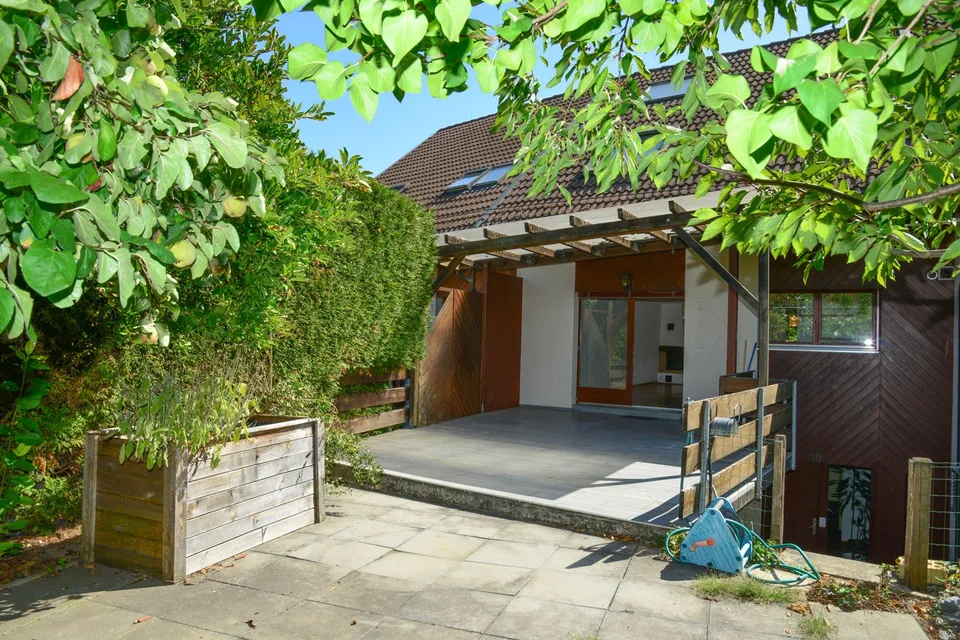 Charming 5.5-room terraced single-family house in a sunny location – photo 2 of 13