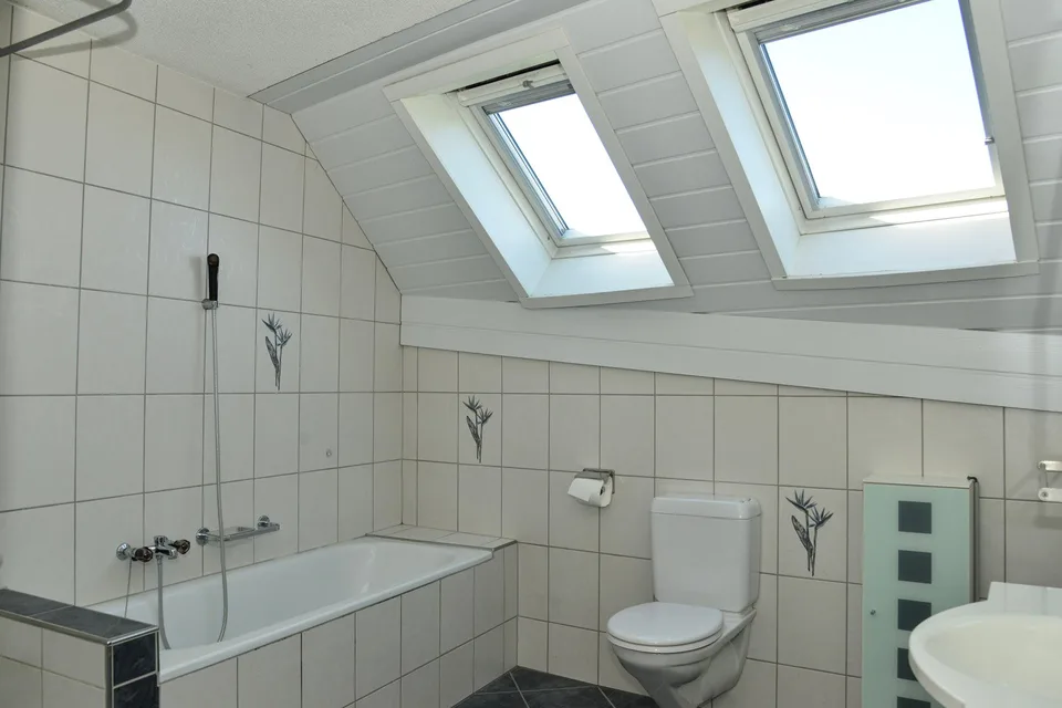 Charming 5.5-room terraced single-family house in a sunny location – photo 10 of 13