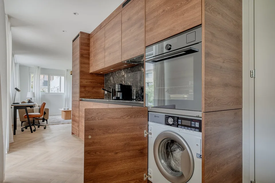 Bello appartamento Wiedikon 2.5 locali con cantina e W/T, vicino al mercato, via Blueground – foto 11 di 24
