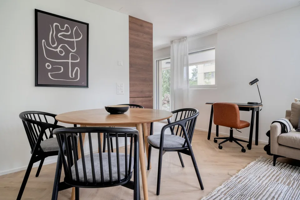 Bello appartamento Wiedikon 2.5 locali con cantina e W/T, vicino al mercato, via Blueground – foto 8 di 24