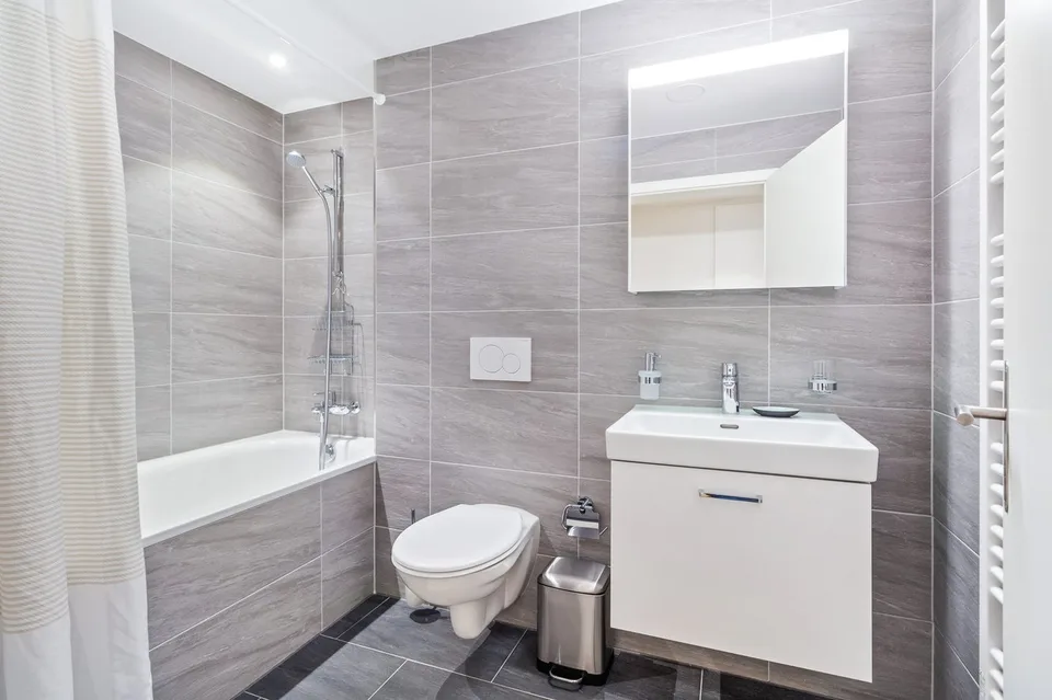 3.5 pièces à Oerlikon, près de la gare, meublé, réservation flexible immédiate – photo 10 sur 16