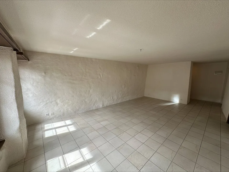 Bright 3.5-room apartment in Boudry – available immediately