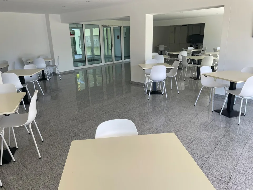 Pregassona – luminoso appartamento di 1 locale con ampio balcone e piscina – foto 10 di 17