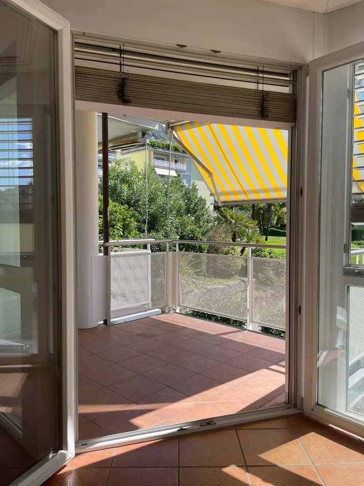 Pregassona – luminoso appartamento di 1 locale con ampio balcone e piscina – foto 9 di 17