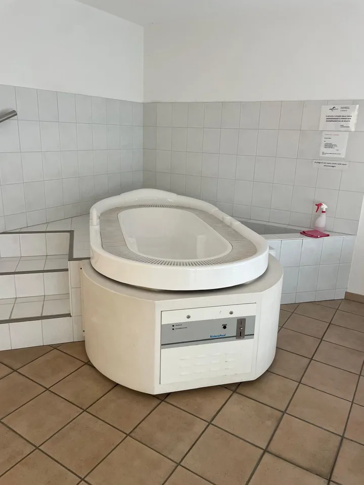 Pregassona – luminoso appartamento di 1 locale con ampio balcone e piscina – foto 16 di 17