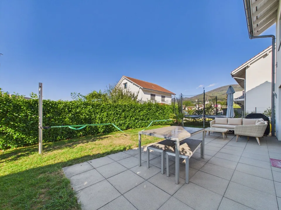 RÉSERVÉ Maison individuelle dépendante de 2012 : Chauffage par le sol modulaire, 5 chambres et jardin ensoleillé – photo 6 sur 13