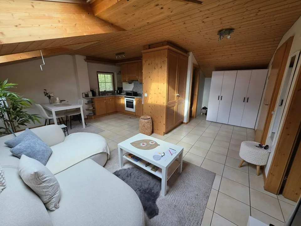 Süd-Balkon mit herrlicher Bergsicht: Gemütliches Dachgeschoss, Parkplatz inklusive, nah am Crestasee. Zweitwohnsitz möglich – Foto 13 von 27