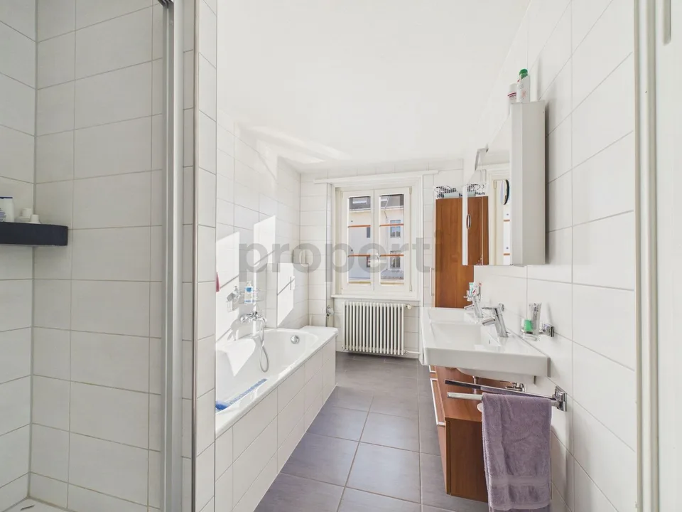 Gentle view in Schüpfheim, Five bedrooms for plenty of space, Renovated traditional building with balcony