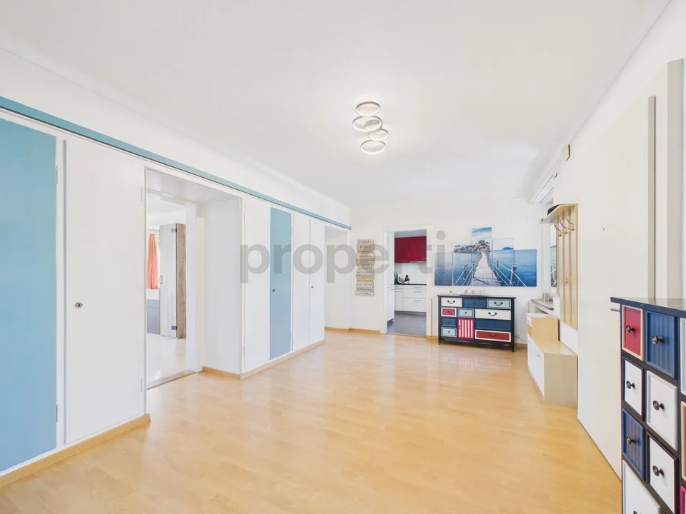 Gentle view in Schüpfheim, Five bedrooms for plenty of space, Renovated traditional building with balcony