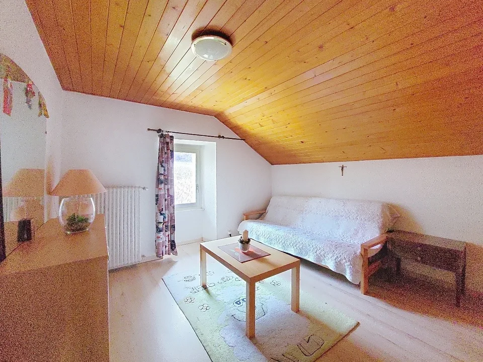 Pramagnon, casa familiare di 230m2 con prato e posti auto esterni – foto 15 di 27
