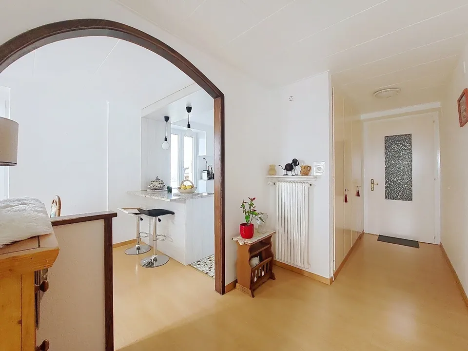 Pramagnon, casa familiare di 230m2 con prato e posti auto esterni – foto 8 di 27