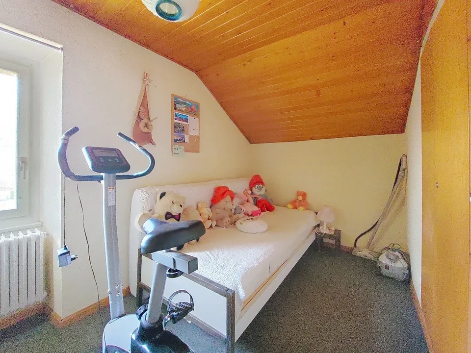 Pramagnon, casa familiare di 230m2 con prato e posti auto esterni – foto 17 di 27