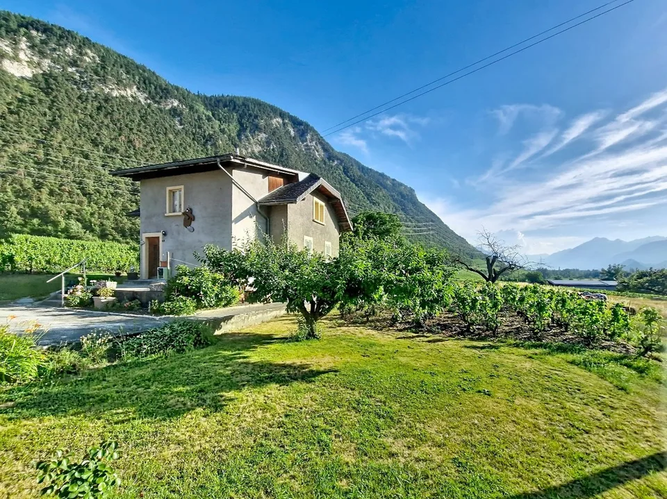 Pramagnon, casa familiare di 230m2 con prato e posti auto esterni – foto 24 di 27