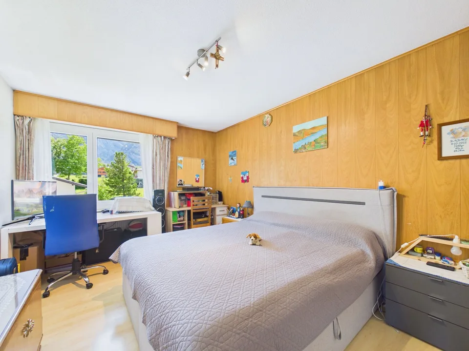 Family-friendly 4.5-room apartment with balcony and stunning views in Susten – photo 7 of 10