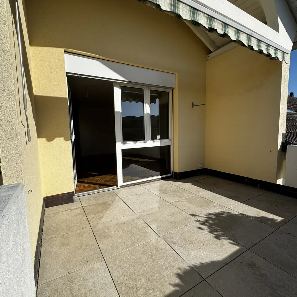 Charmant appartement 3 pièces mansardé à Oftringen – disponible immédiatement !