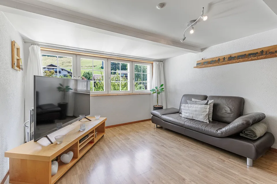Characterful property with versatile potential – photo 3 of 13