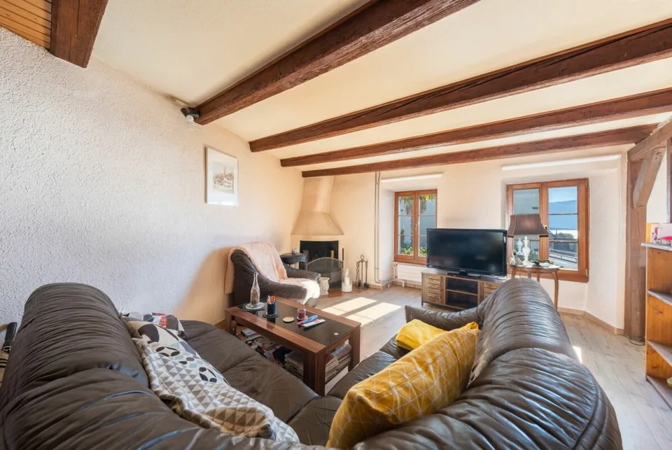 Una casa di villaggio di carattere con vista sul lago – foto 7 di 17