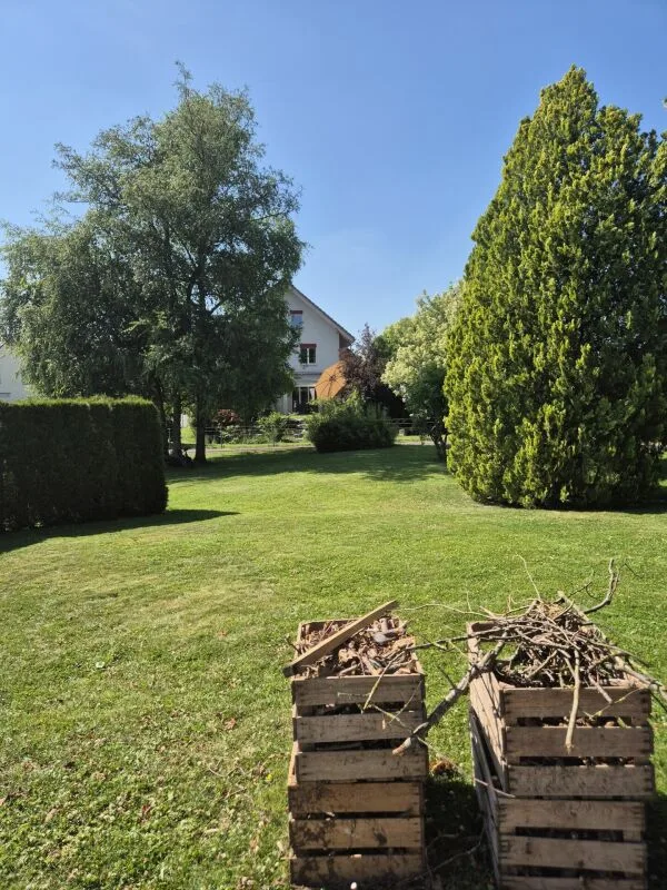 Ferme avec grand jardin à louer